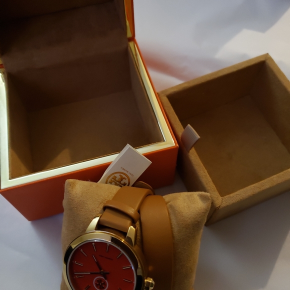 Tory Burch Double Wrap Colin Watch - Picture 5 of 7